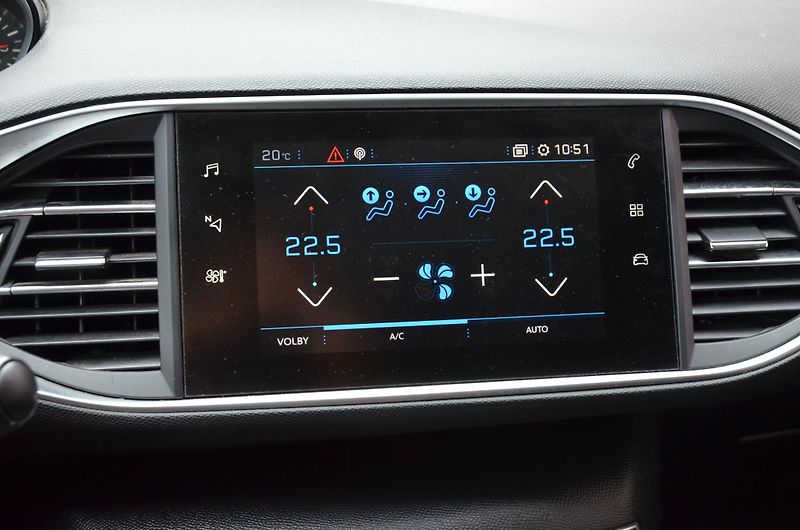 Peugeot 308 (2019) 1.5 HDi 96kW NAVI /STK 06/2028 - fotka 22 z 29