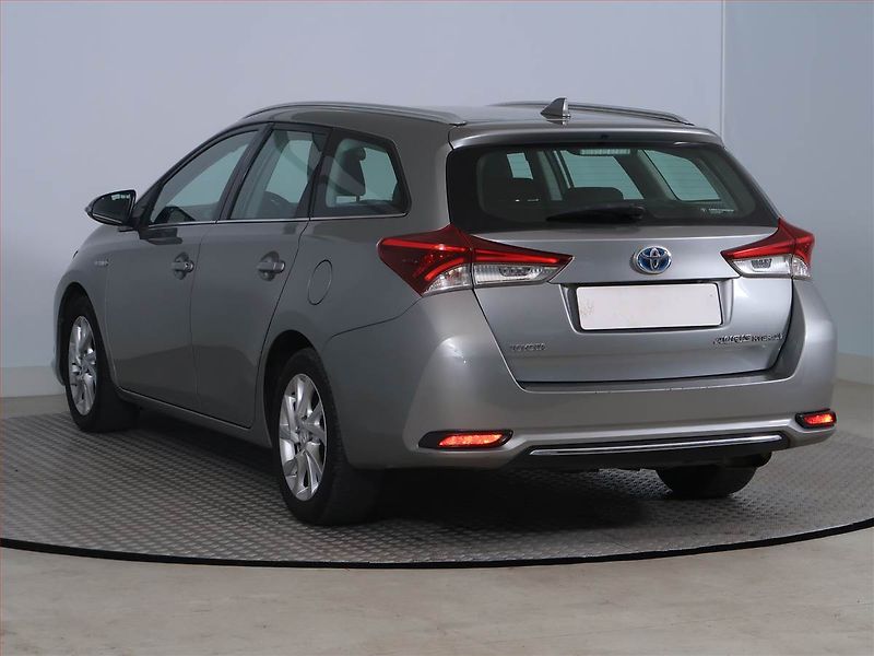 Toyota Auris (2016) Hybrid, Automat, Tempomat - fotka 4 z 21