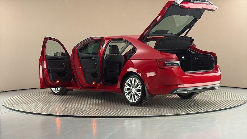 Škoda Superb 2.0 TSI DSG L&K - fotka 7 z 34
