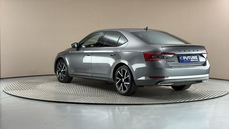 Škoda Superb 2.0 TDI DSG Sportline - fotka 2 z 34