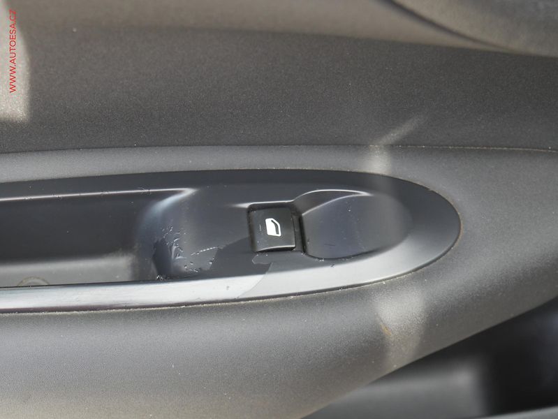 Citroën C4 (2011) 1.6  i, ČR, AC, temp - fotka 12 z 15