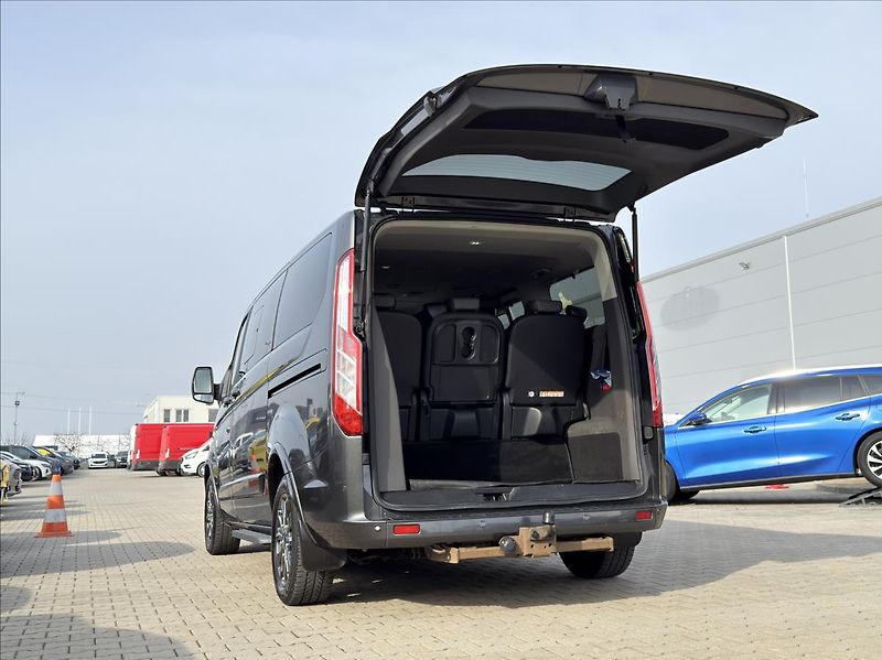 Ford Tourneo Custom 2,0 EcoBlue 136kW TitaniumX L1 - fotka 12 z 22
