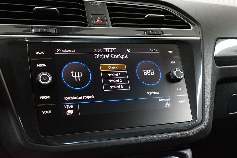 Volkswagen Tiguan 2.0TDI DSG*ACC*VIRTUAL*EL.KUFR - fotka 33 z 46