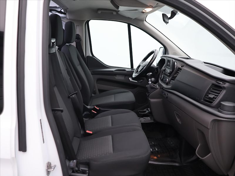 Ford Transit Custom 2,0 EcoBlue 95kW DPH CZ - fotka 13 z 28