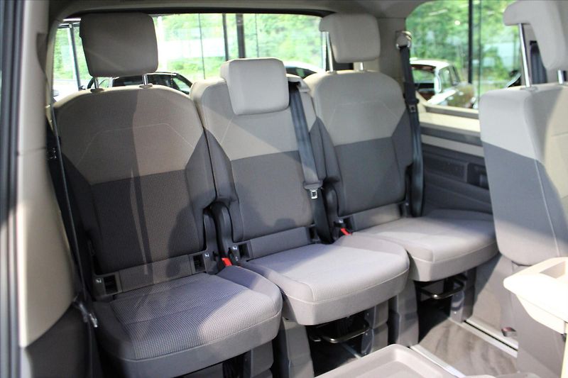 Volkswagen Multivan TDi DSG Edition Pano/HUD/HarKa - fotka 30 z 37