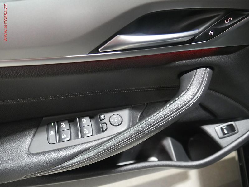 BMW Řada 5 (2017) 2.0d 520xd, AT, LED, panor - fotka 11 z 24
