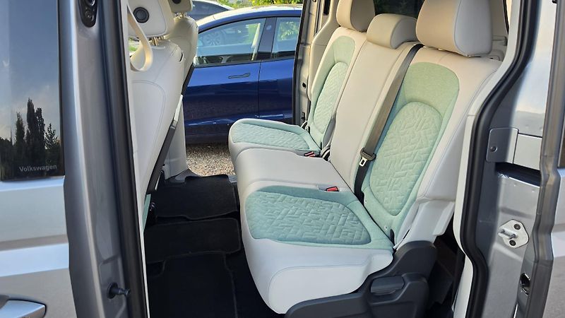 Volkswagen ID.Buzz (2023) Pro 150 kW - fotka 13 z 27
