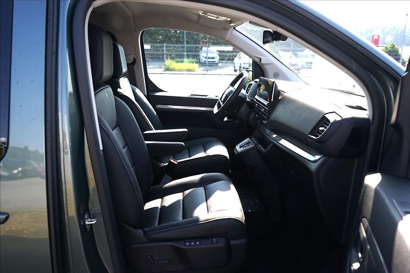Citroën SpaceTourer (2025) 2,2 BlueHDi 180 EAT8 SHINE XL - fotka 10 z 32