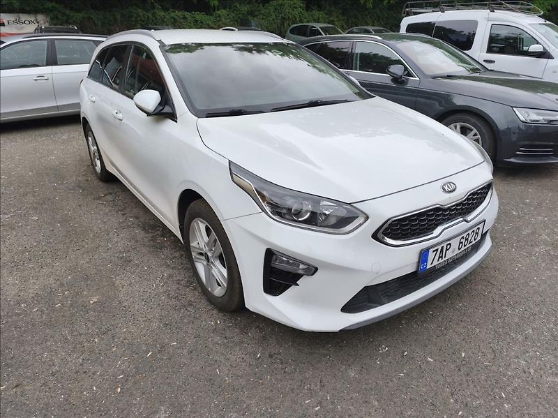 Kia Ceed 1,6 - fotka 1 z 12