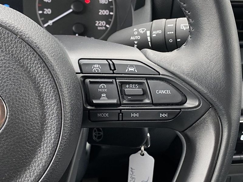 Toyota Yaris 1.5HEV, ČR-1m, Comfort, DPH - fotka 19 z 31