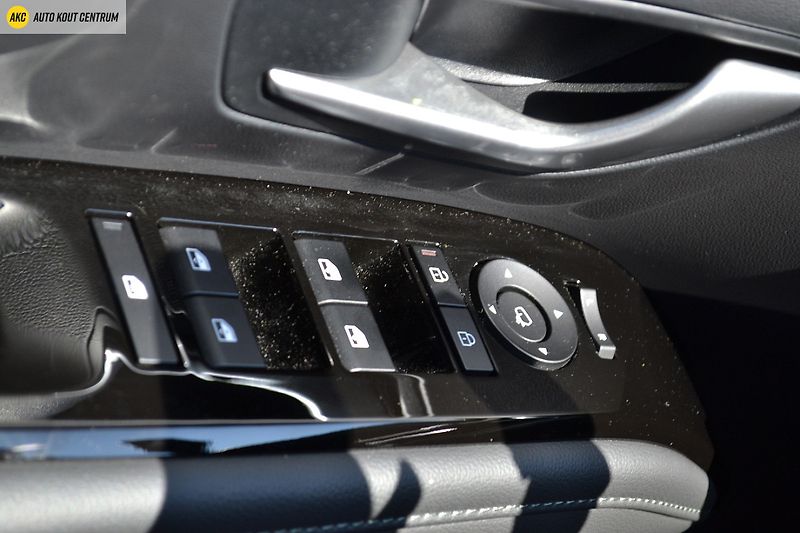 Hyundai Tucson 1,6 T-GDI PHEV 4WD AT 20 YEARS - fotka 62 z 75