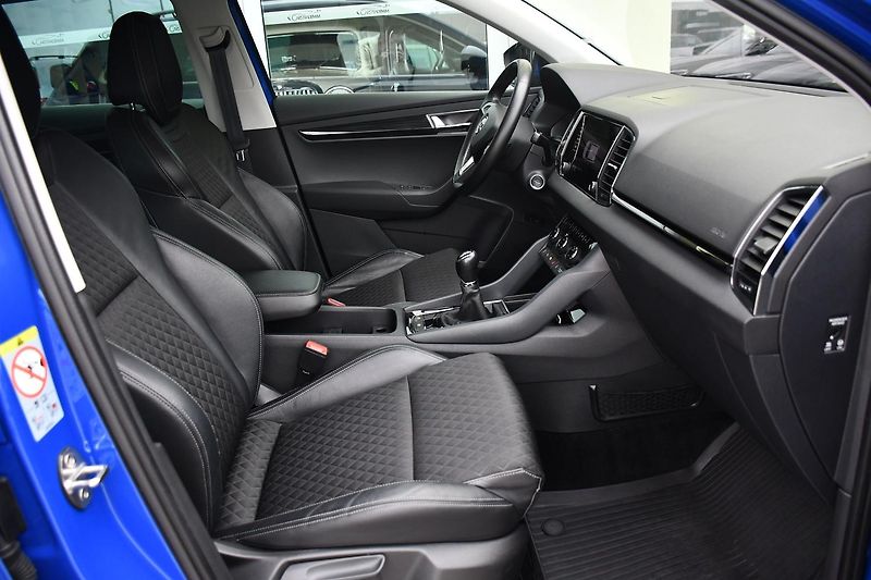 Škoda Karoq 1.6TDi STYLE TAŽNÉ 2xPNEU ČR - fotka 17 z 37