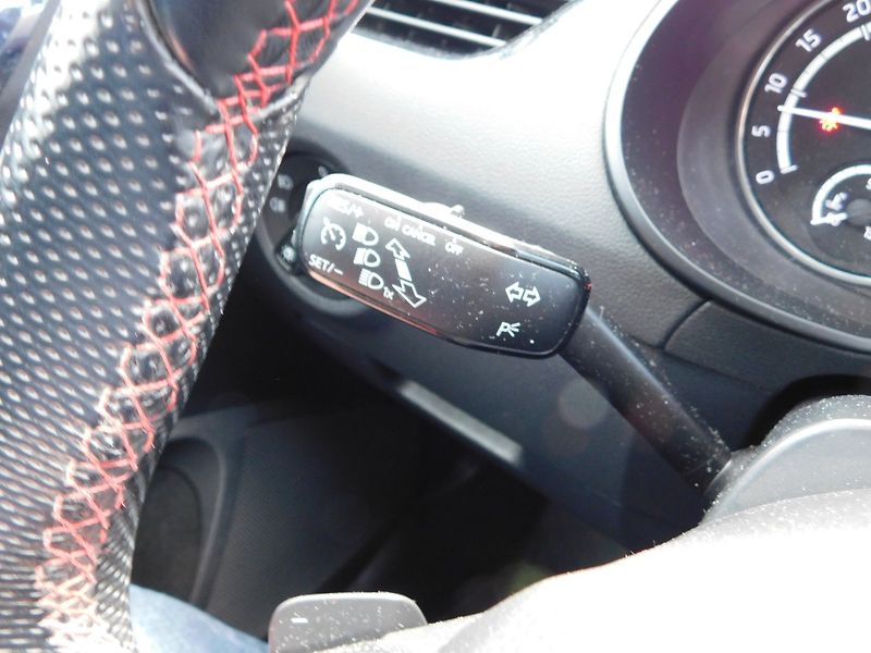 Škoda Octavia (2016) 2.0 TDi RS DSG CHALLENGE - fotka 11 z 47