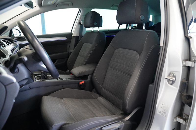 Volkswagen Passat - fotka 11 z 29