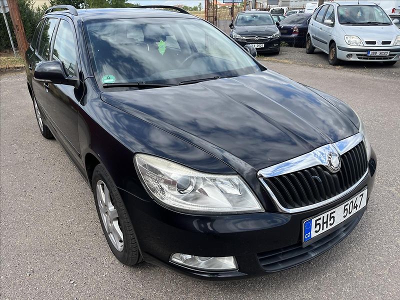 Škoda Octavia 1,6 MPi KLIMA ROZVODY PNEU - fotka 3 z 36