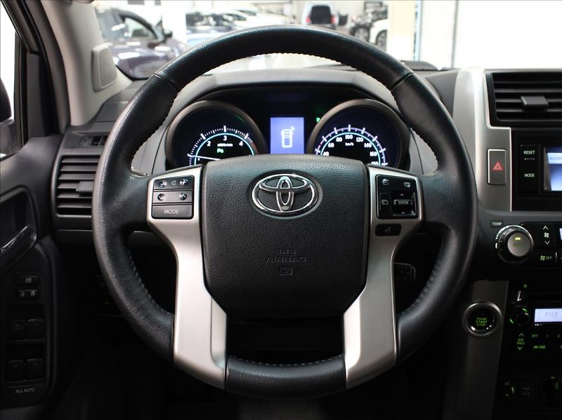Toyota Land Cruiser 3,0 D-4D Anniversary 120tkm.ČR - fotka 9 z 22