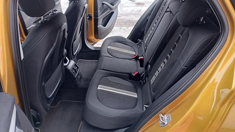 BMW X2 X drive navi výhřev tažné - fotka 23 z 37