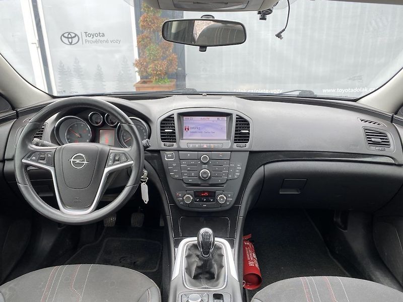 Opel Insignia 2.0CDTi, manual, navi, tažné - fotka 8 z 12