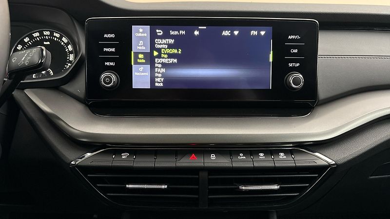 Škoda Octavia 2.0 TDI Active - fotka 11 z 24