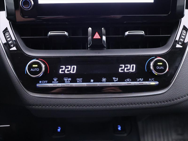 Toyota Corolla 1,5 VVT-i Aut. Comfort CZ DPH - fotka 20 z 30