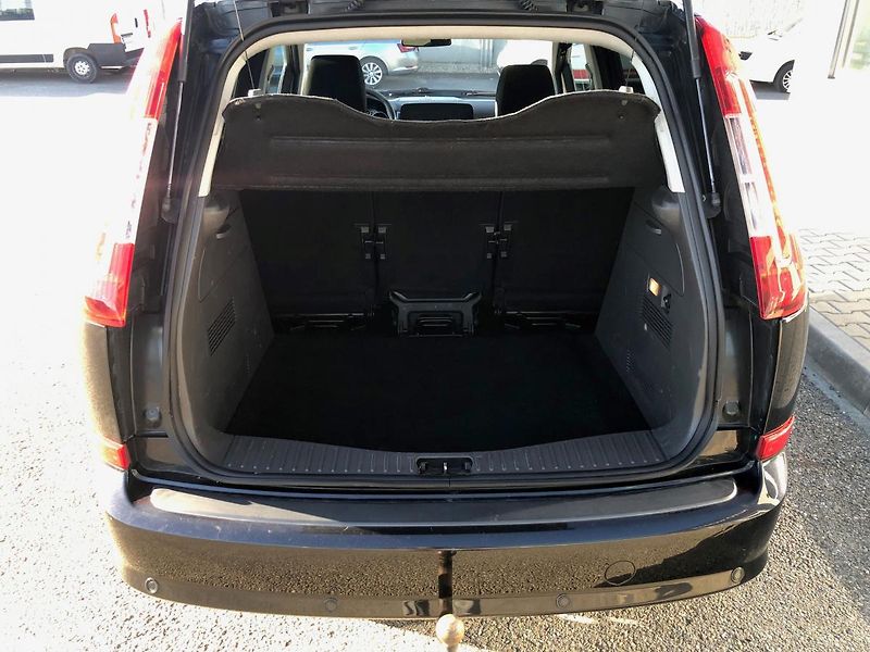 Ford C-MAX (2010) Titanium 2,0 TDCi - fotka 6 z 7