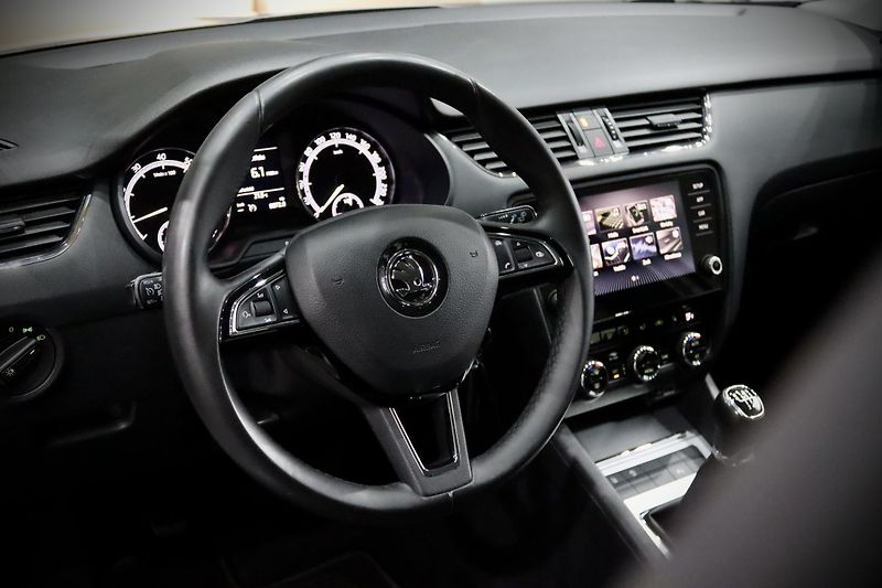 Škoda Octavia 3 FL Combi 1.4 TSI 110 kW - fotka 12 z 29