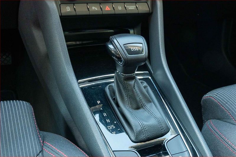 Škoda Karoq (2022) Style 1.5 TSI - fotka 13 z 20