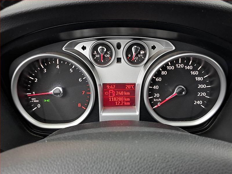 Ford Focus (2010) 1.6 16V - fotka 11 z 15