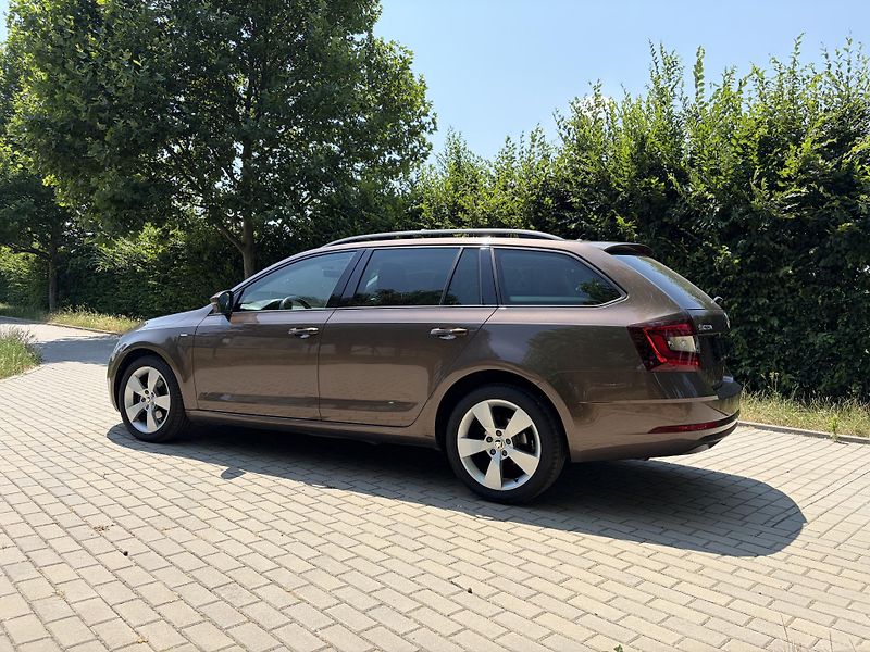 Škoda Octavia 2.0 TDi DSG CLEVER - fotka 5 z 28
