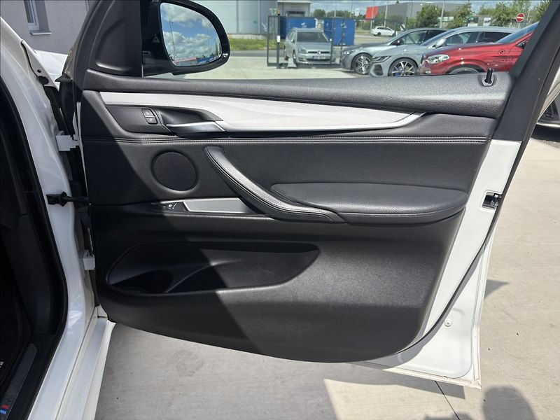 BMW X5 M paket X DRIVE 3,0 D - fotka 28 z 38
