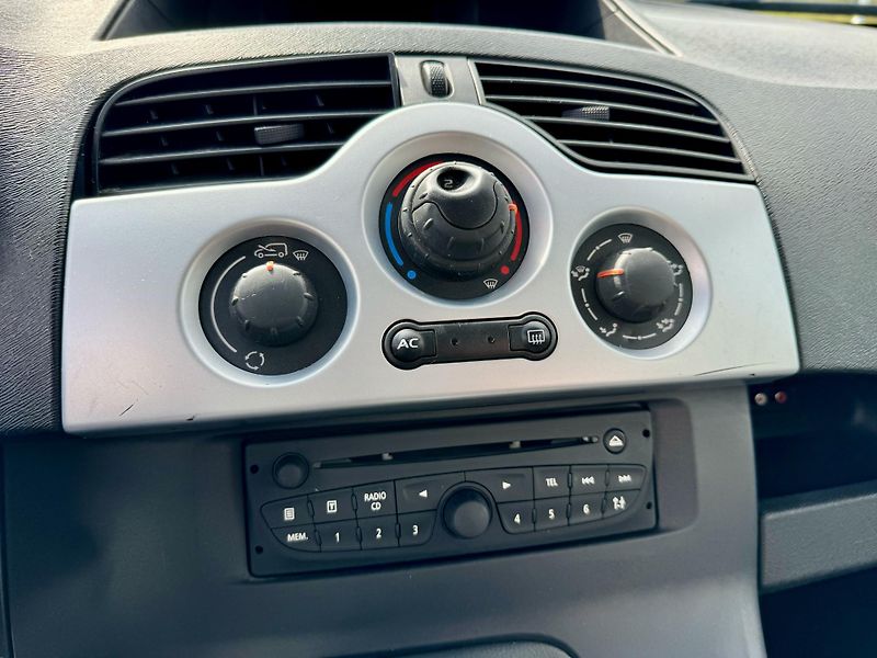 Renault Kangoo (2013) 1.5 dCI GRAND 7 míst - fotka 16 z 25