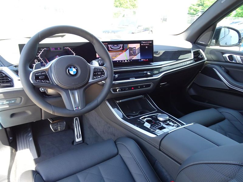 BMW X5 xDrive30d - fotka 4 z 7