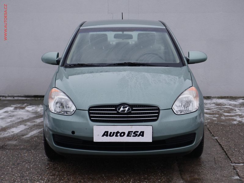 Hyundai Accent (2007) 1.5 CRDi, 1.maj,ČR, TZ, park - fotka 2 z 17
