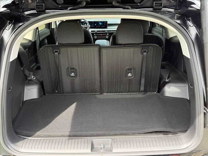 Hyundai Ioniq 9 0,0 EV 110 kWh SMART 160KW - fotka 14 z 18