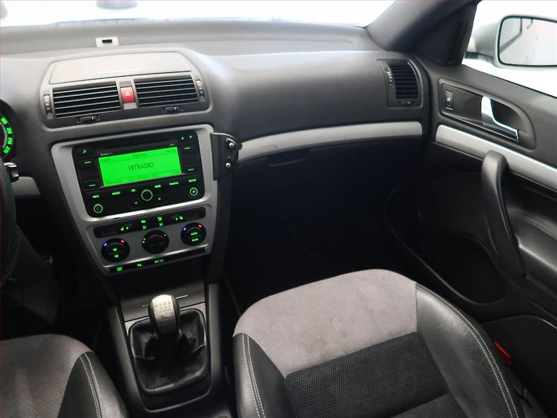 Škoda Octavia (2007) RS 2.0 TDI, po STK, zamluveno - fotka 8 z 16