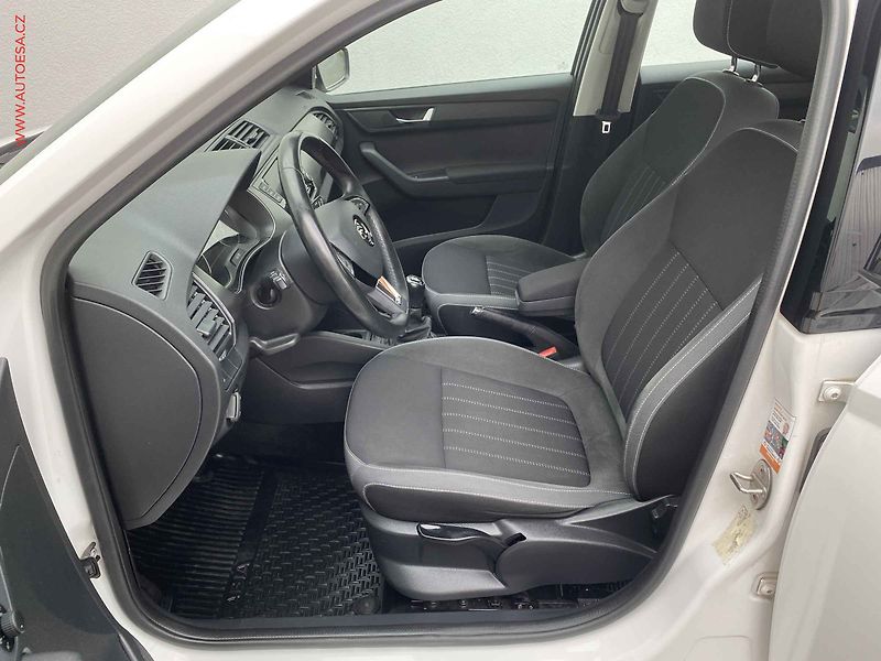 Škoda Fabia (2020) 1.0 TSi, 2.maj,ČR, Style - fotka 9 z 17