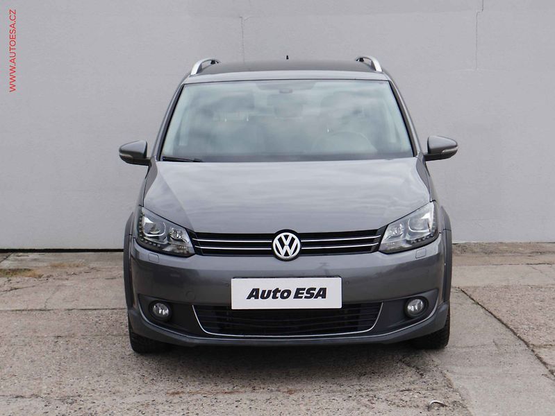Volkswagen Touran (2015) 2.0TDi 7míst, Bixenon - fotka 2 z 16