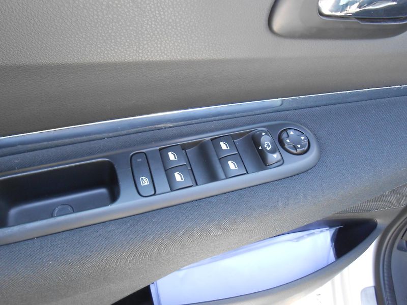 Peugeot 5008 88KW,NAVI,PANORAMA,AUTOMAT - fotka 28 z 45