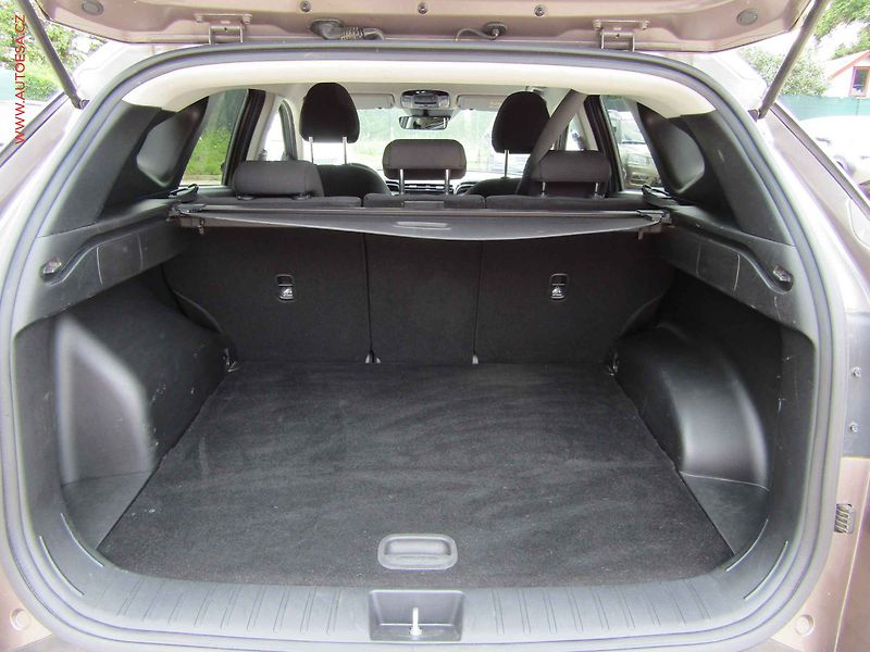 Hyundai Tucson (2022) 1.6i, AC, LED, navi - fotka 7 z 19