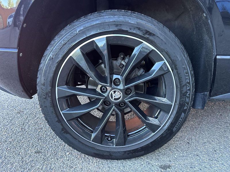 Škoda Karoq (2022) 2.0 TDI Sportline - fotka 29 z 33