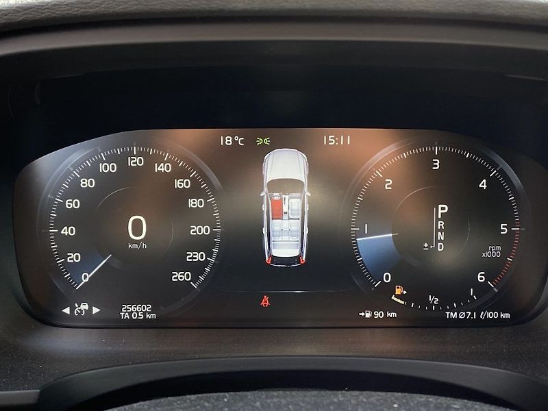 Volvo V90 2.0D4 140kw, CrossCountry, DPH - fotka 12 z 17