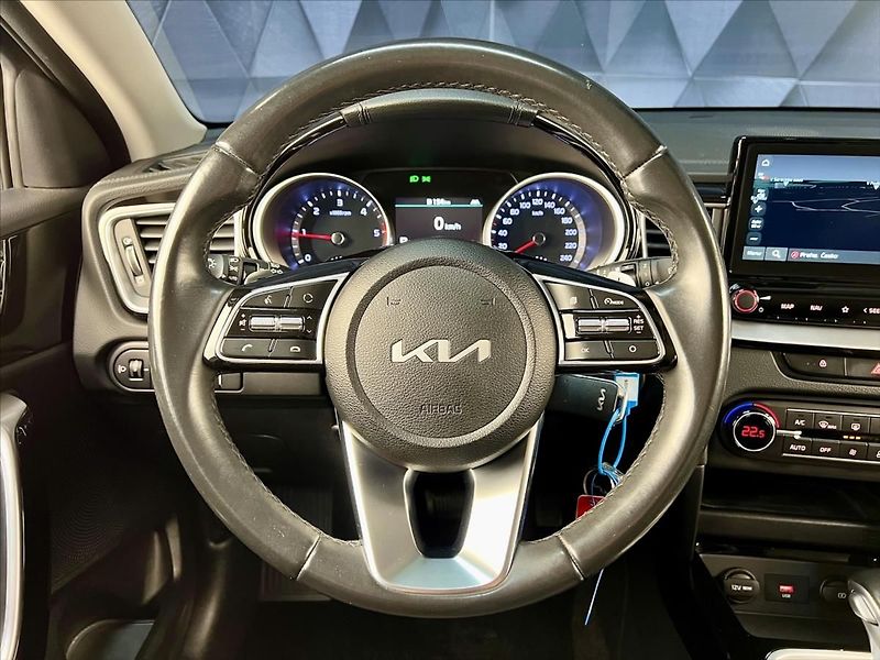 Kia Ceed 1.6 CRDi 100 KW 7DCT EXCLUSIVE - fotka 13 z 24