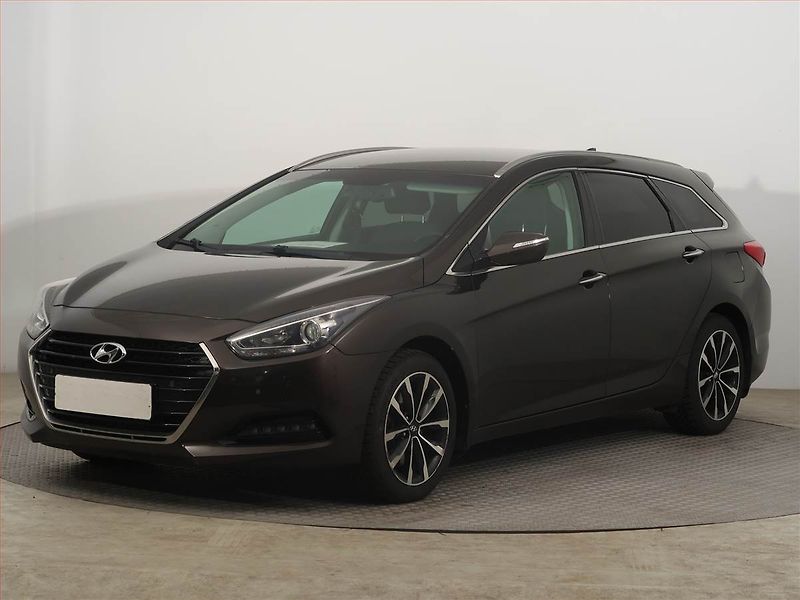 Hyundai i40 (2016) 1.7 CRDi, Navi, Tempomat - fotka 2 z 17