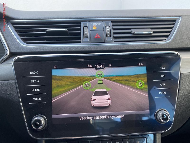 Škoda Superb (2022) 2.0TDI 4X4, 1.maj,ČR, Style - fotka 19 z 19