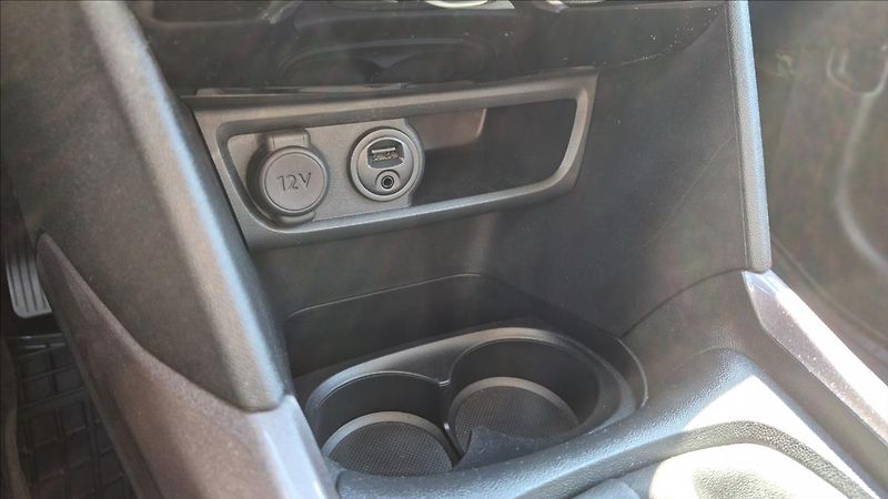 Peugeot 2008 1,2 81 Kw PT AUTO klima ČR - fotka 16 z 22
