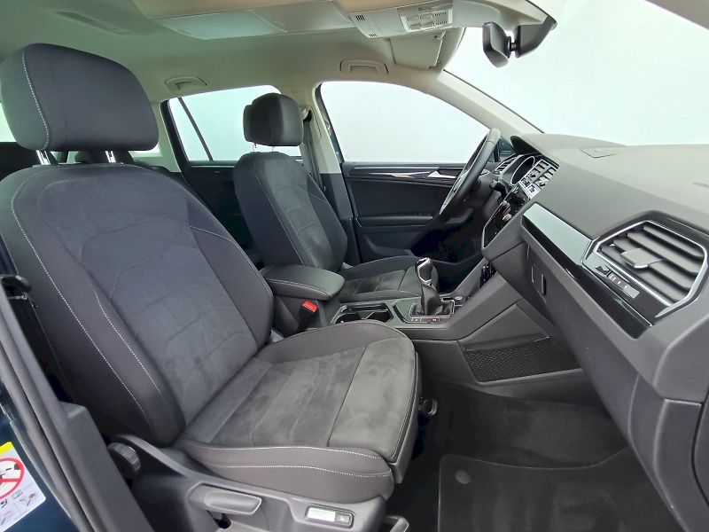Volkswagen Tiguan (2021) 1.5 TSI 110kW LIFE - fotka 27 z 35