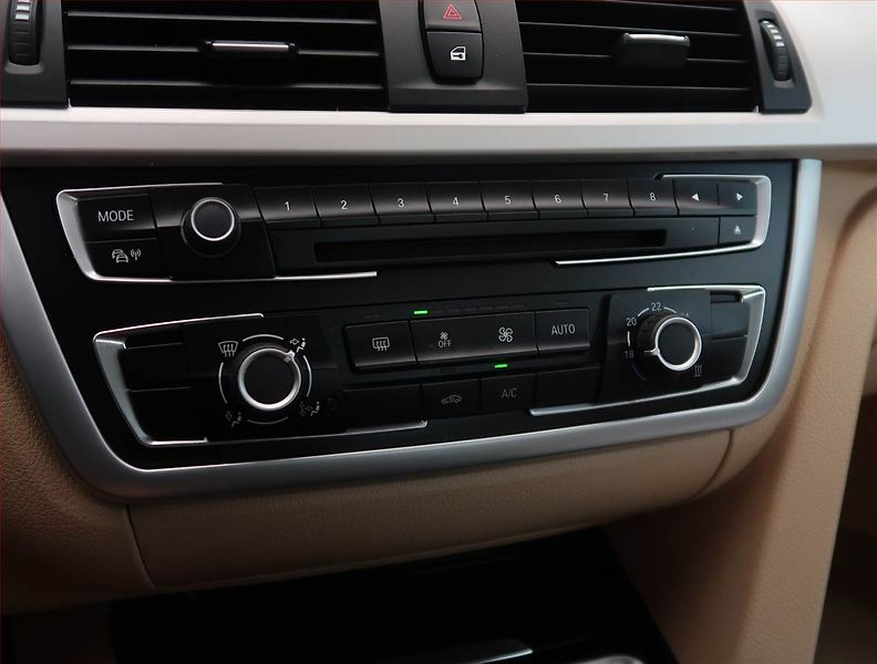 BMW Řada 4 (2014) 418d, Serv.kniha, Kůže - fotka 17 z 19