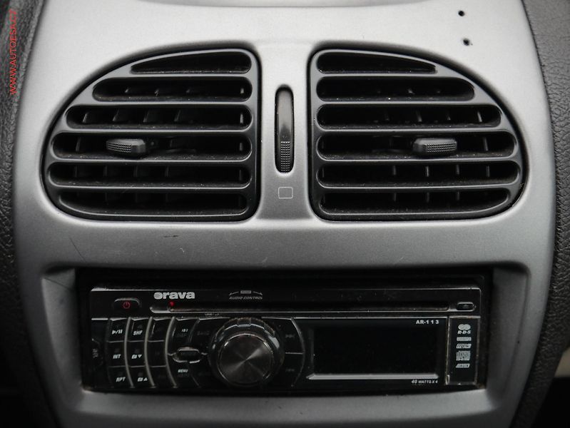 Peugeot 206 (2005) 1.1i SW, AC - fotka 14 z 14