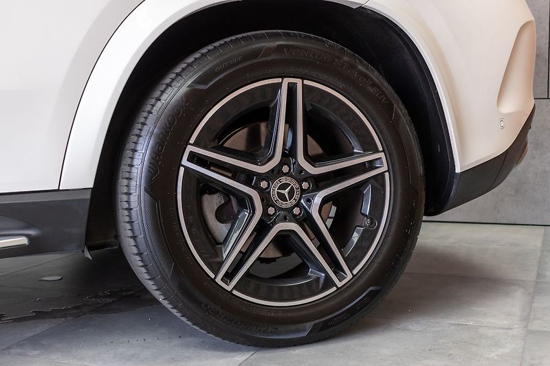 Mercedes-Benz GLE 400d 4M REZERVACE - fotka 43 z 51
