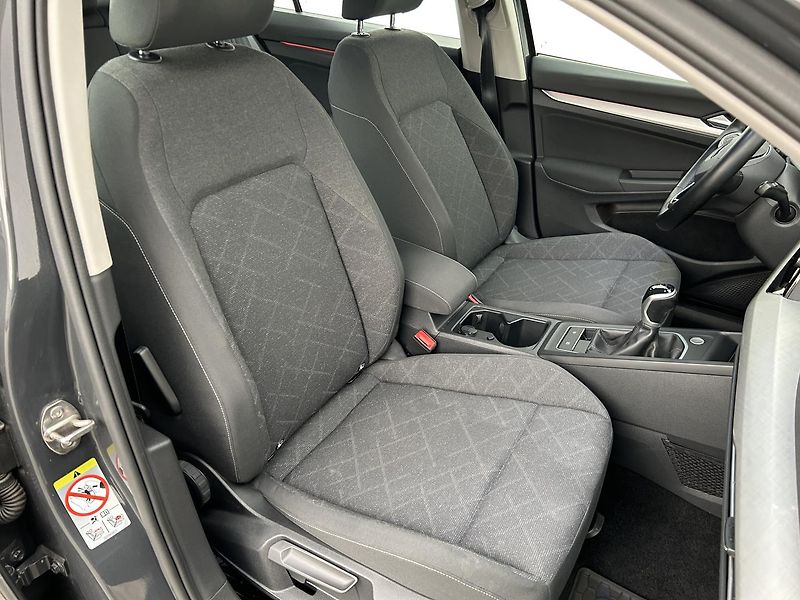 Volkswagen Golf 1.5 TSI LIFE - fotka 12 z 26